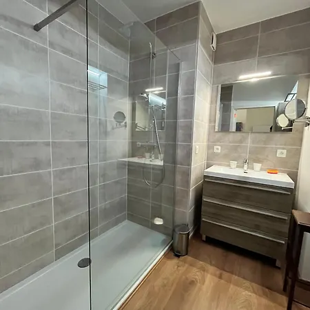2 Bedroom In The Centre Of T30 אוסטנדה