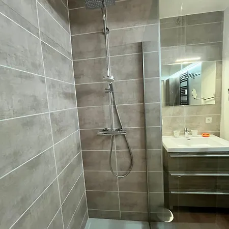 2 Bedroom In The Centre Of T30 דירה *